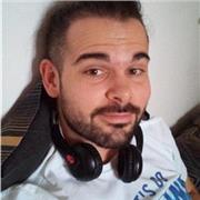 Offro lezioni in presenza o online per studenti di scuole elementari e medie